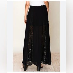 Umgee Lace Skirt size Large NWT